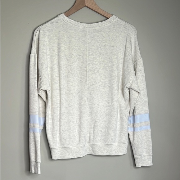 Vineyard Vine Light Gray Sweatshirt with Blue Stripes Womens Small - Picture 6 of 7